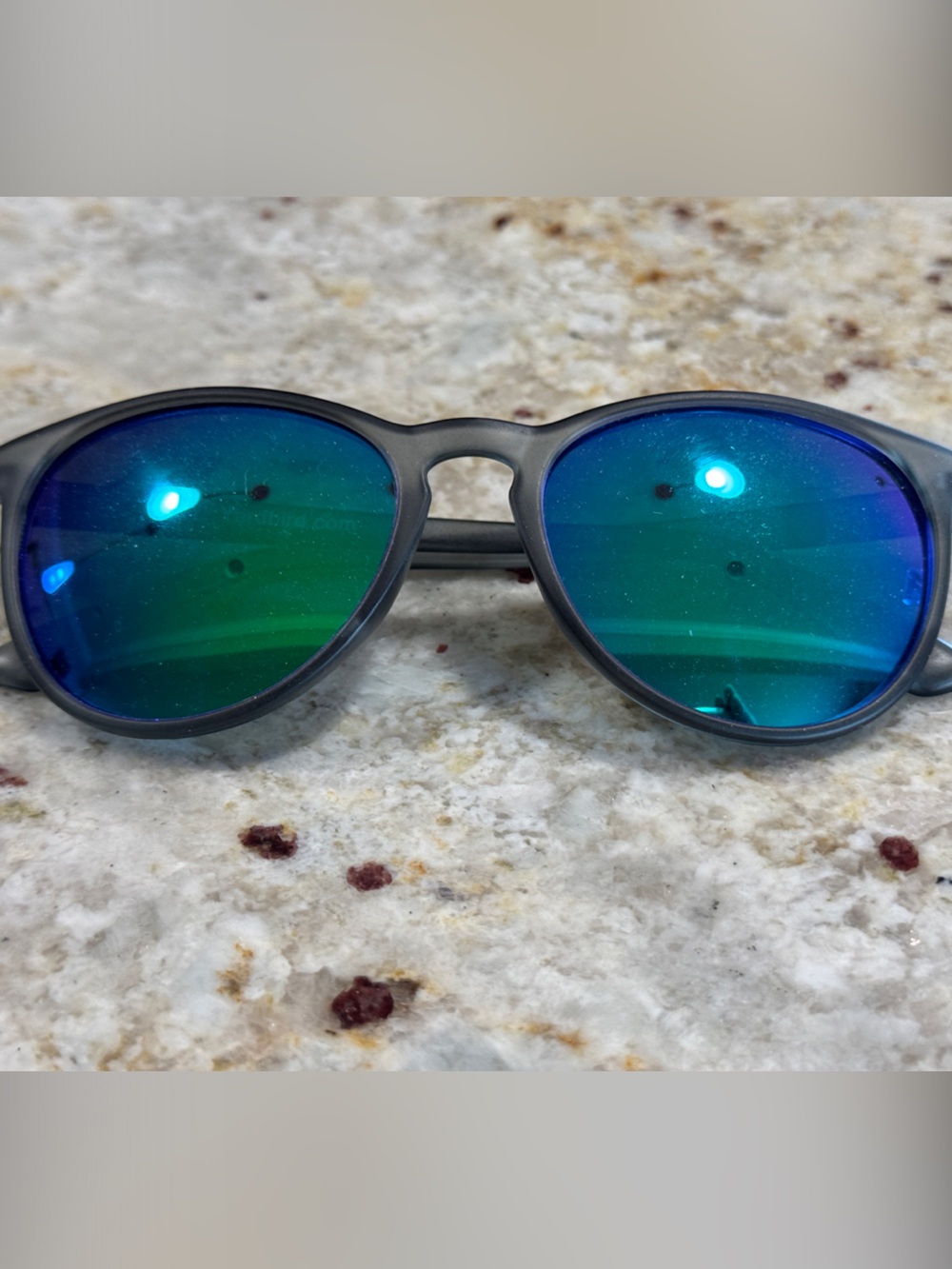NWOT Women’s Sunglasses with Green-Blue Mirrored Lenses